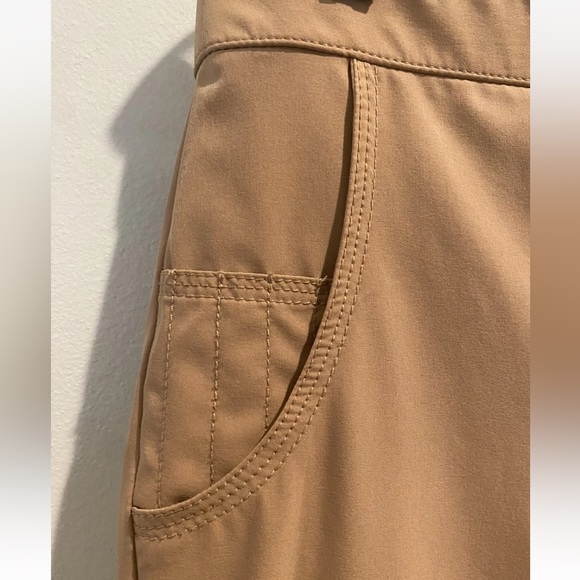 Zenergy Golf By Chicos Tan Capri Pants Chicos Sz 1 (US Sz 8) w/Tee Holder 33Wx23 - Picture 4 of 12